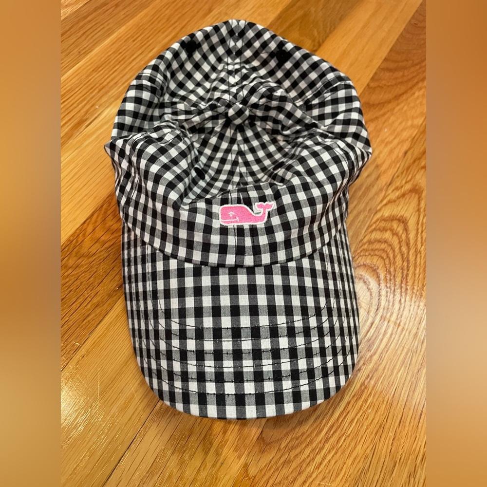 Vineyard vines baseball cap. Great condition.